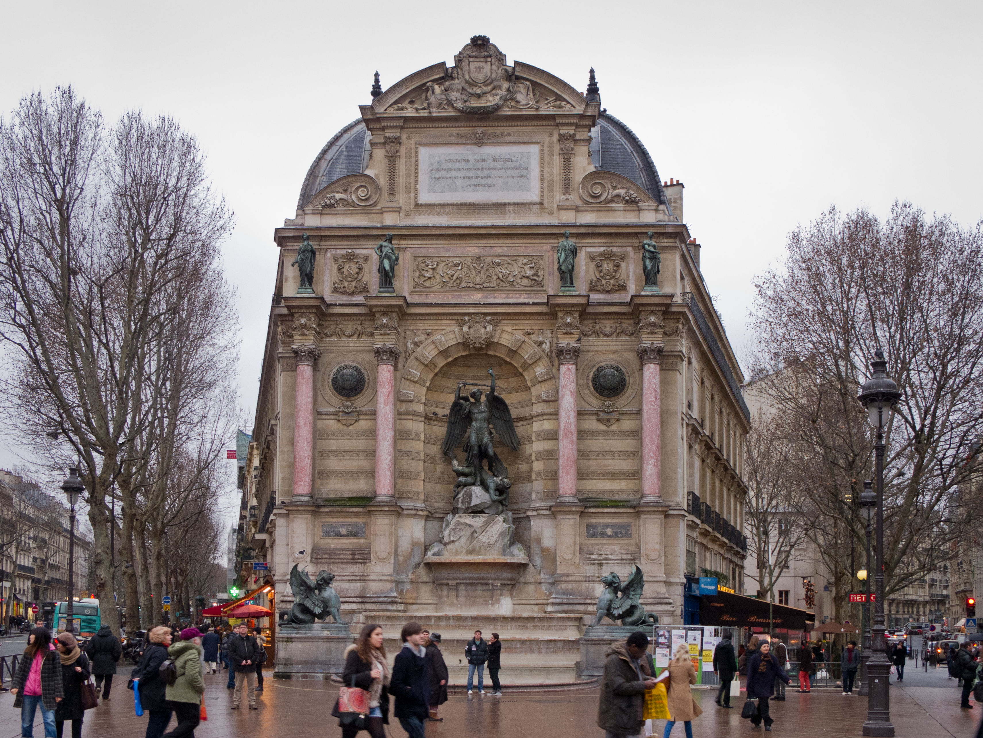 Fontaine_Saint-Michel_de_Paris