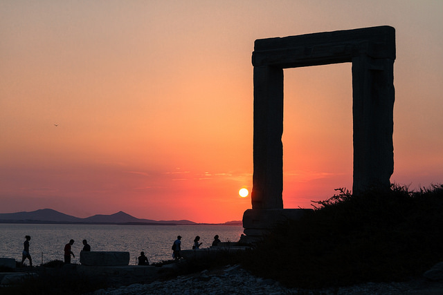 Coucher de soleil sur les ruines de Naxos