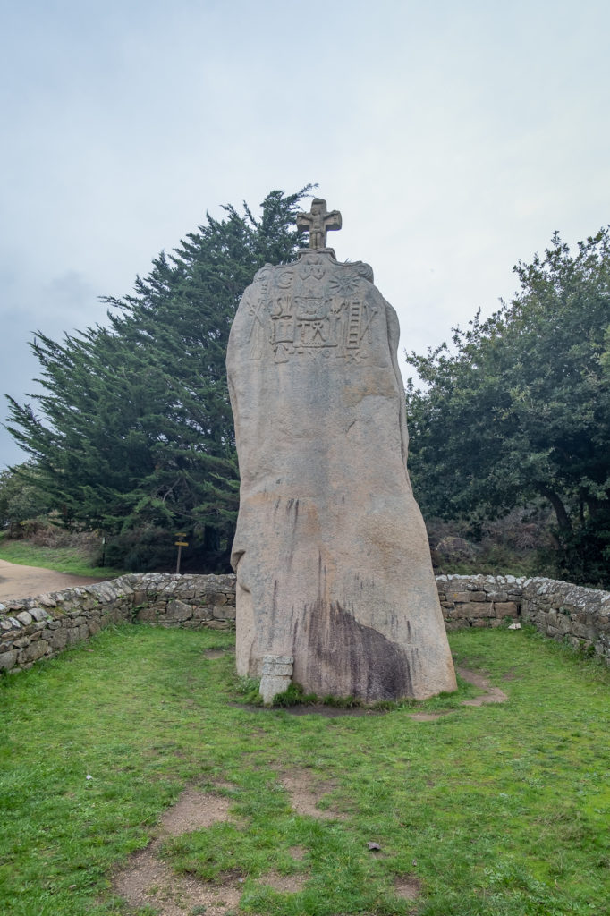 Menhir de Saint Uzec